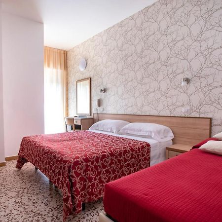 Hotel Ravello Adults Only Rimini Esterno foto