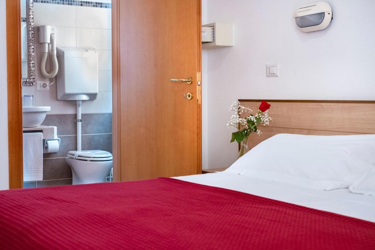 Hotel Ravello Adults Only Rimini Esterno foto