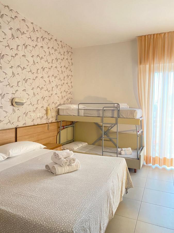 Hotel Ravello Adults Only Rimini Esterno foto