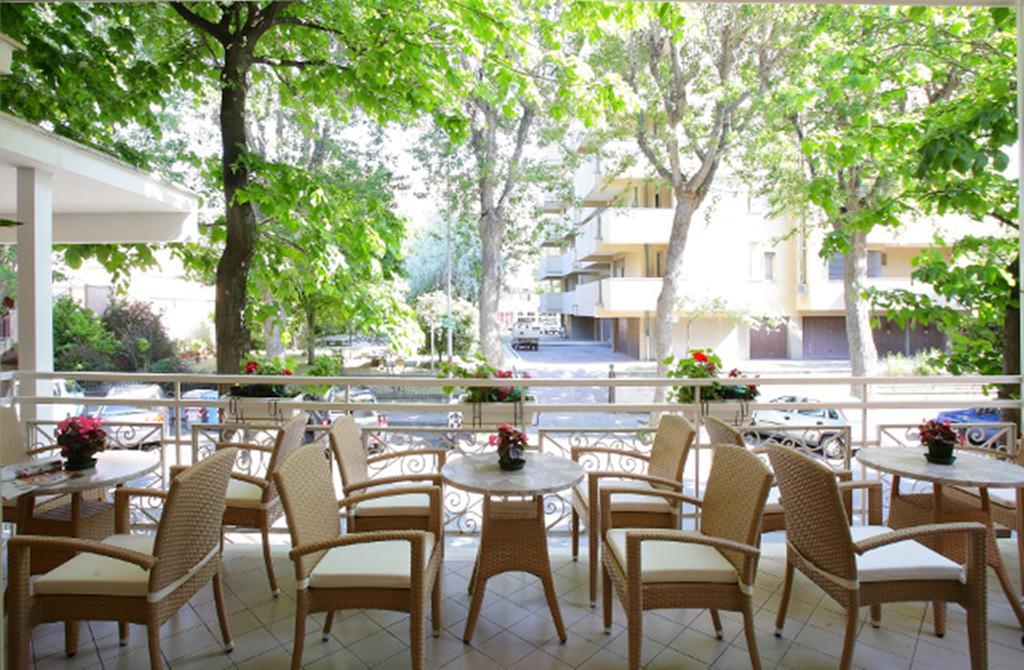 Hotel Ravello Adults Only Rimini Esterno foto