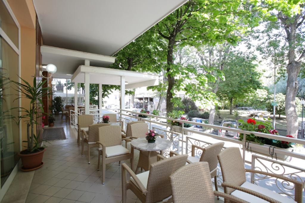 Hotel Ravello Adults Only Rimini Esterno foto