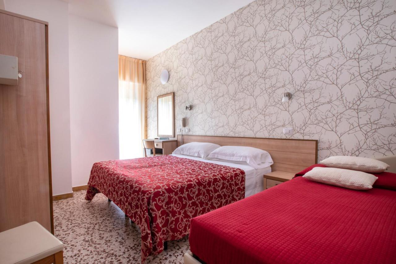 Hotel Ravello Adults Only Rimini Esterno foto