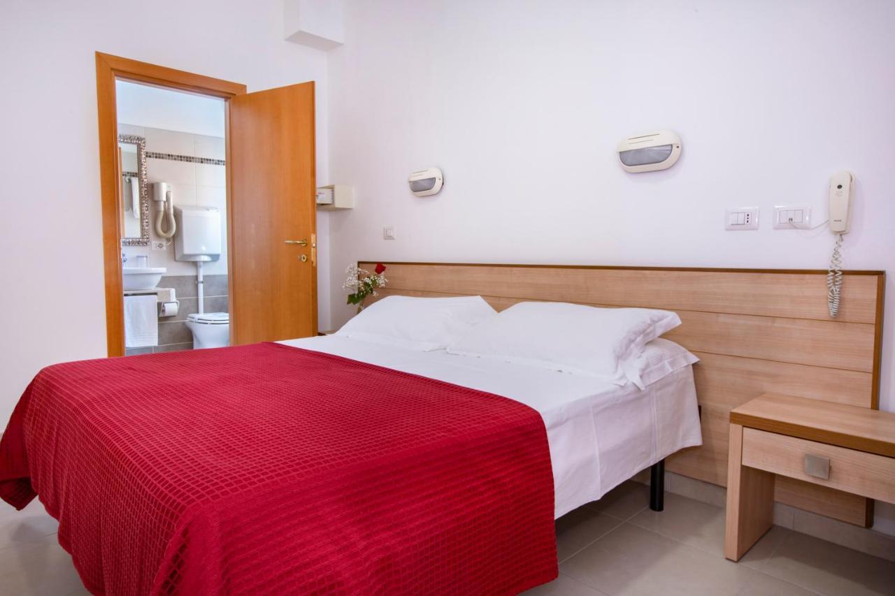 Hotel Ravello Adults Only Rimini Esterno foto
